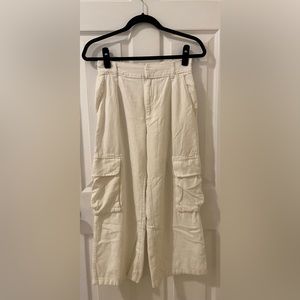 Cargo pants. Cream color. Size Small. Good condition.
